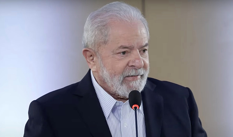 Deputado propõe que segurança de Lula e ministros não ande armada para manter “coerência ideol